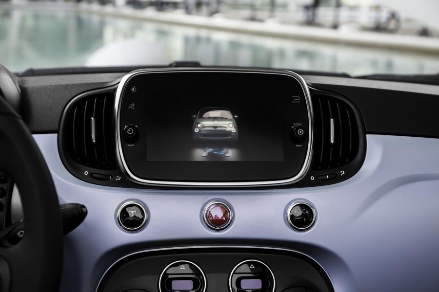 Детали интерьера Fiat 500C Hybrid Launch Edition (312) 2020 года  (фото 25 из 88)